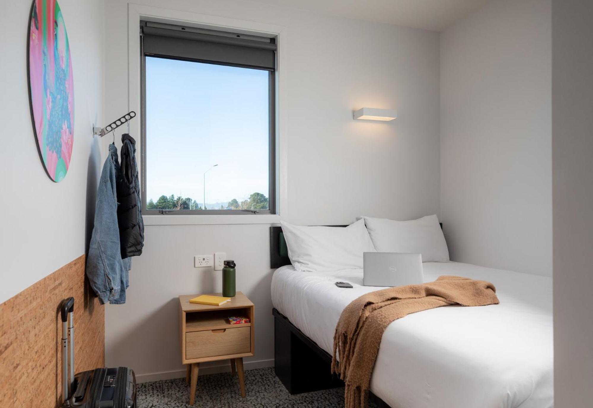 بيت شباب جوسي سنوز كرايست تشيرش إيربورت كريستتشيرش المظهر الخارجي الصورة A room at the new student village